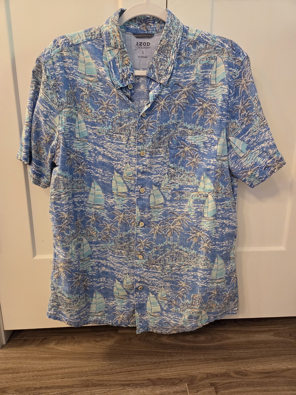 Izod Saltwater Blue & Aqua Sailboat Print Short Sleeve Button-Down Shirt